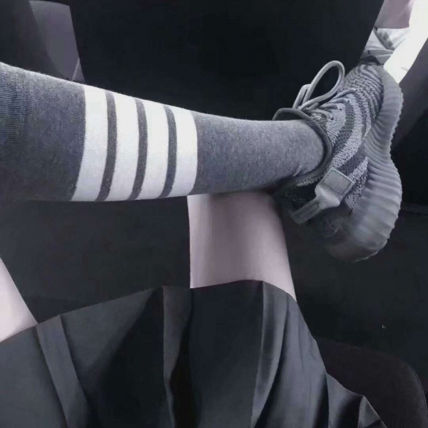 芯儿    鞋控唯美背景图