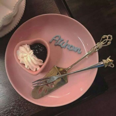 安奈 粉色少女系背景图 好好说话 不许凶我 不许冷战