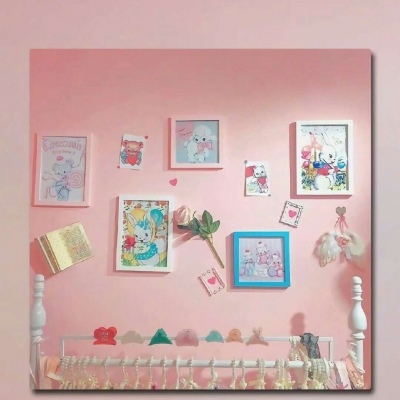 恬恬/粉色系正方形背景虚化壁纸/爱自己是终身浪漫的开始.