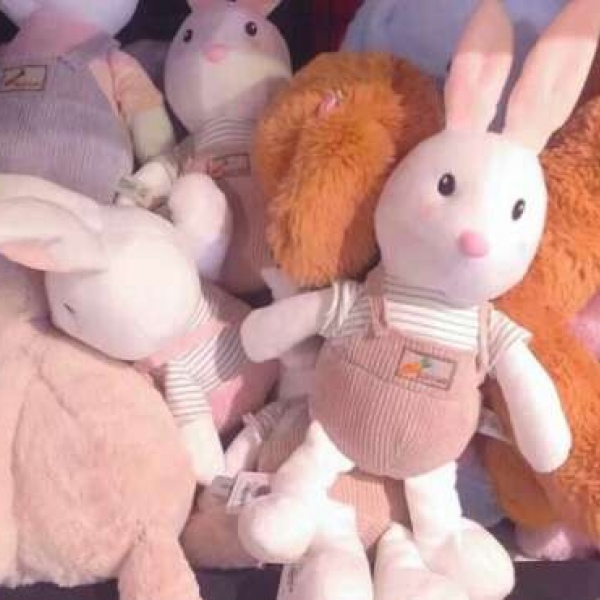 芯儿   唯美可爱背景图