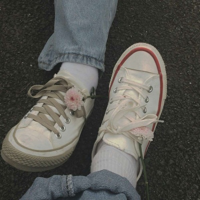 帝江:ins原宿风超火风格背景图/真正能让你走远的 都是自律 勤奋 ​​​