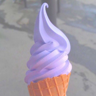 皆甜:夏日限定冰淇淋背景图/有你在身边 夏天和冰淇淋都变得超级甜