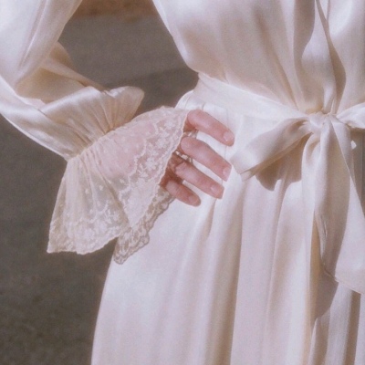 允言/唯美仙气背景头像    想要趴在摆满星星和小熊的绵软云朵里.