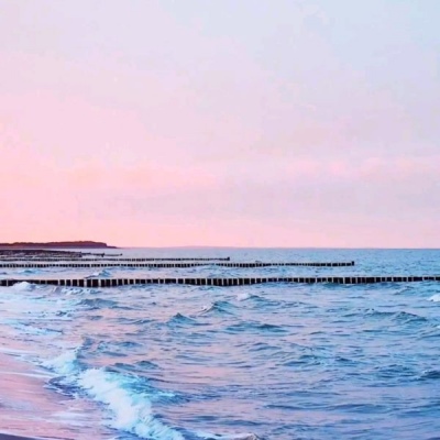 我多想
能多陪你一场
把前半生的风景给你讲