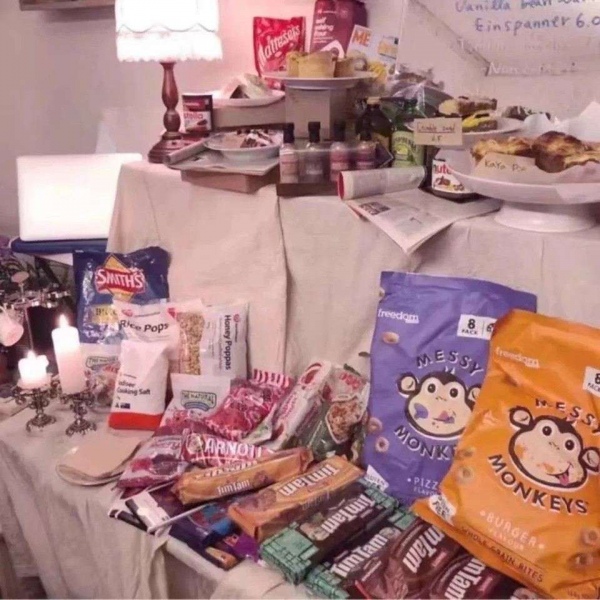 筱詞：背景图  九月暴富