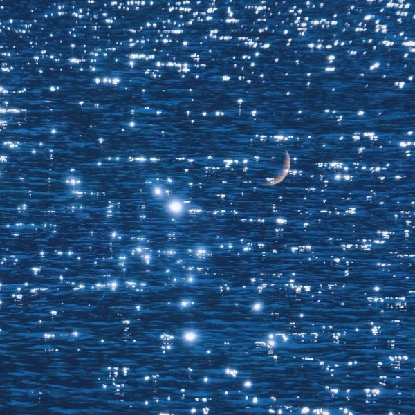 千鹤/治愈蓝色背景/你配得上世间所有美好