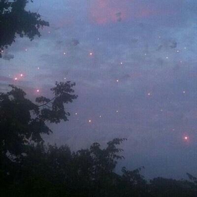 你是人间的星光照亮平庸的我