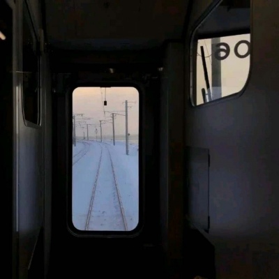 背景图/非要把所有好感都耗尽 你才甘心.