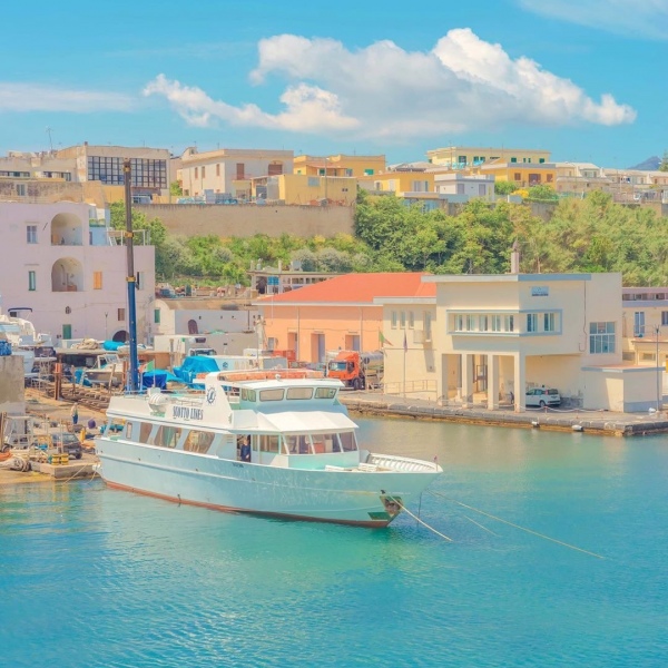 安逸的海边小镇生活