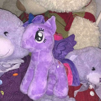 皆甜:可爱玩偶背景图/世界就像一个巨大的娃娃机 我隔着玻璃 只想要你.