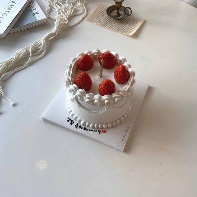 | 偏爱简洁的蛋糕 |