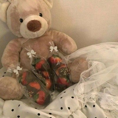 筱詞：暖色系背景/希望晚风可以吹来很多夏天的好消息