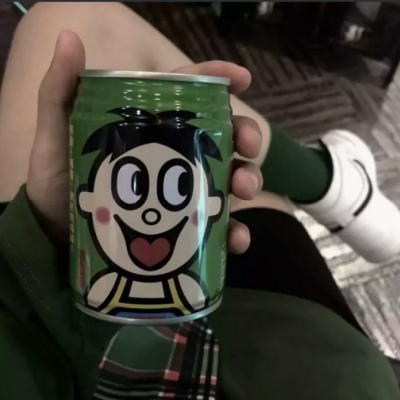 治愈系绿色背景图 春天温柔了九州山河 而你温柔了春天.