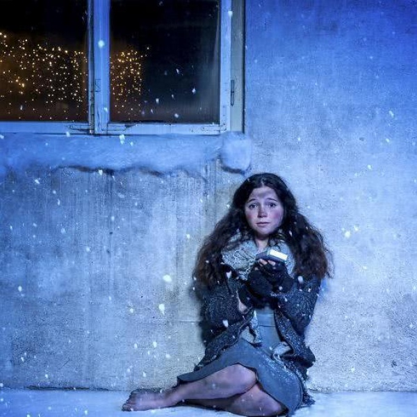 卖火柴的小女孩真人唯美图