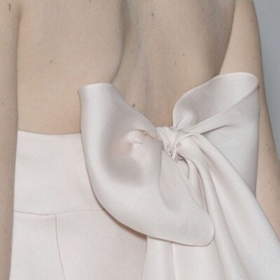 皆甜:背部/希望日子和我都不难过 干净脱俗温柔上进