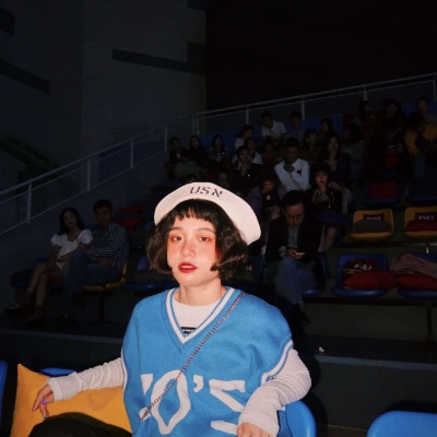 甜酷女孩闺蜜头像  再喜欢也笑着摇摇头说不要了