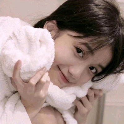 绾安#女生头像#视线所及只剩生活