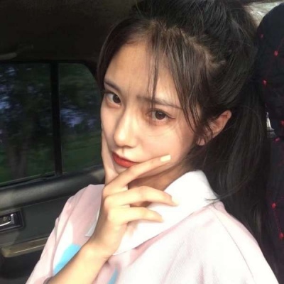 经常有很多不明白的事，就像骑车在路上，别人怎么看我，也不知道??