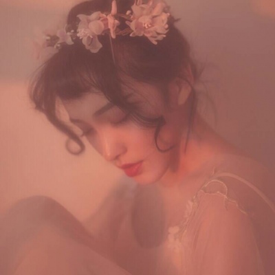 梦晚:朦胧女头/遇见你的眉眼如清风明月青山不及你眉长 水清不似你目澈✨