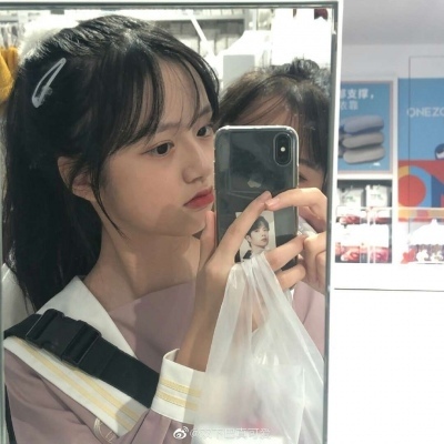 你微微一笑，胜过万里春色