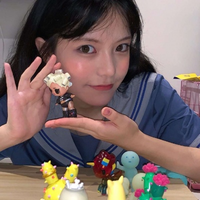 溺毙:可爱清新温柔风简单魅力女头. 有多少赞美就有多少诋毁