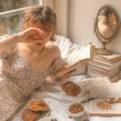 外界的声音都是参考 你不开心就不要参考