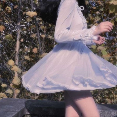 闺蜜头像        你若折她半边翅膀，我定毁你整个天堂