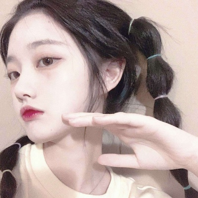 江御柔。女。＂愿斜阳的灿烂穿透云层永远包围着你＂