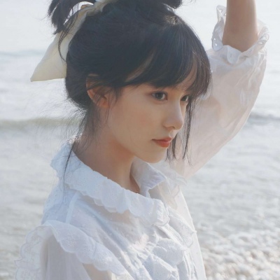 唯美气质闺蜜头像  也会给自己买花 也会自己长大