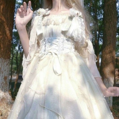 生活奇奇怪怪，我得可可爱爱。