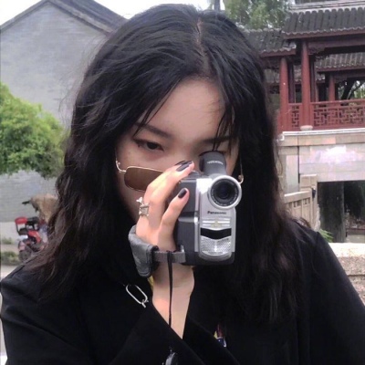 《女生头像》承蒙关照