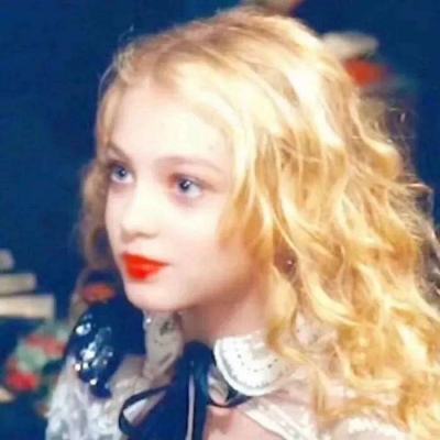 ins女生头像Ⅰ日月星辰之外，你是第四种难得Ⅰ陈酥酥♡