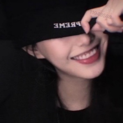 沐糖/个性帅气小姐姐 高冷御姐范/“季节换了名字，你也被换了称呼”