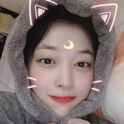 女生头像  以星河为聘许日月之情