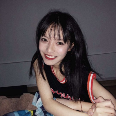 溺毙:可爱甜美风少女魅力女头.晚睡的女孩子会被月亮抓去罚站的