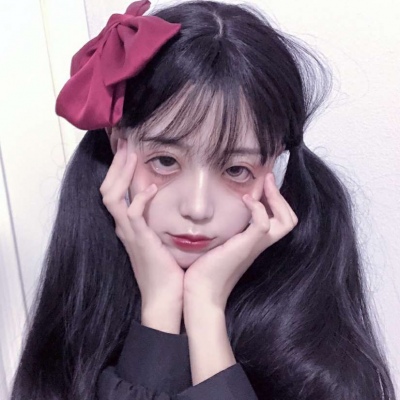 女生头像：能不能拿我的春夏秋冬换你的梅兰竹菊