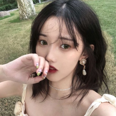 溺毙:原宿风伤感意境气质女头.世间人五人六 你讨好自己就够了