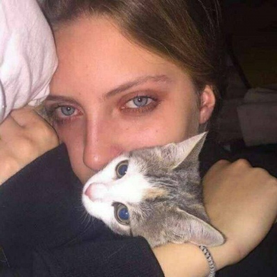 欧美女生头像  请多多关照！