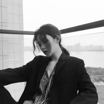 超级喜欢的黑白头像，御姐范。