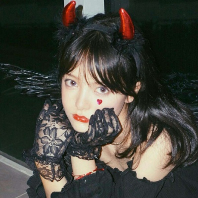 苓昀集♥vb.葵花妙飞鱼.｜邀人傅脂粉,不自著罗衣.