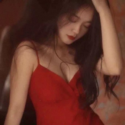 复古红色系女生头像