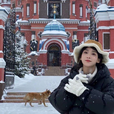 做只猫做只狗不做情人，做只宠物至少可爱迷人