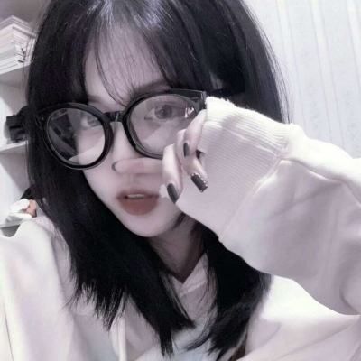 林思韵/神仙专用女头/仰仗太阳的光芒 月亮才得以明月.