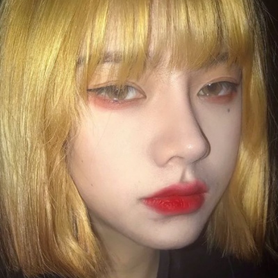 念七 染发女生社会酷闺蜜可单用头像