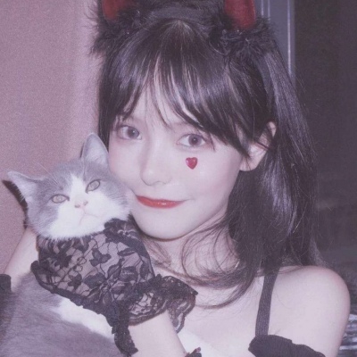 可爱气质女头/不想扑入孤独里只想扑入你的怀抱里/沈曦代更