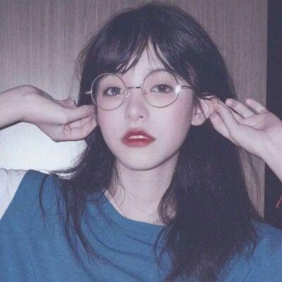 By.宿醉  可爱闺蜜头像  坐落在满目的星河之中，仿佛他就属于这片星河.