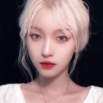 女生头像  开心点好嘛