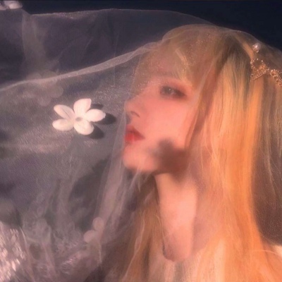 顾槿桉 优暗系复古有点丧女生头像2