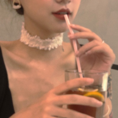 皆甜:气质部位女头/故事的开始总是极具温柔。 ​​​