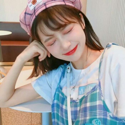 安奈 元气清新女头 想把我泡在牛奶瓶的情话包装成糖果 一把抓到你面前